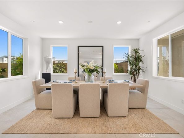 306 Treble, Irvine CA 92618