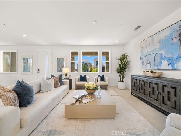 306 Treble, Irvine CA 92618