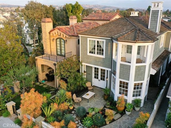 320 Heliotrope Avenue, Corona Del Mar CA 92625