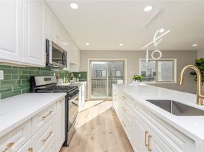 7 sunup, Irvine CA 92603