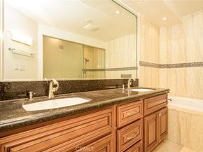 2233 Martin 311, Irvine CA 92612