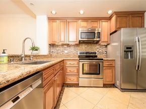 2233 Martin 311, Irvine CA 92612