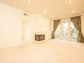 2233 Martin 311, Irvine CA 92612