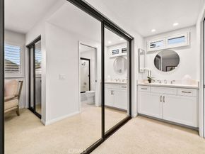 38 Navarre 138, Irvine CA 92612