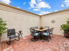 38 Navarre 138, Irvine CA 92612