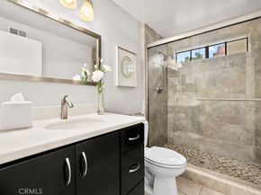 38 Navarre 138, Irvine CA 92612