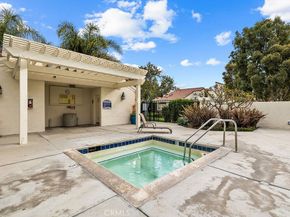 38 Navarre 138, Irvine CA 92612