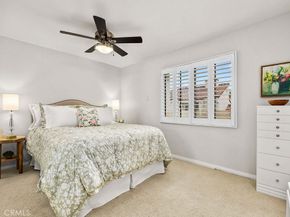 38 Navarre 138, Irvine CA 92612