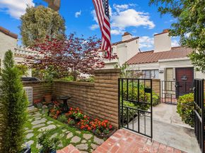38 Navarre 138, Irvine CA 92612