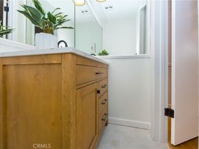 4944 Cahuenga Boulevard, North Hollywood CA 91601