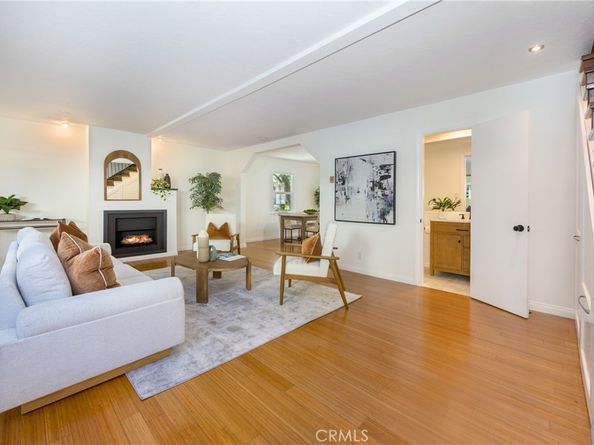 4944 Cahuenga Boulevard, North Hollywood CA 91601