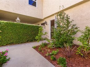4944 Cahuenga Boulevard, North Hollywood CA 91601