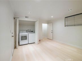 5711 Owensmouth Avenue 117, Woodland Hills CA 91367