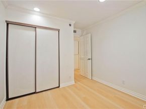 5711 Owensmouth Avenue 117, Woodland Hills CA 91367