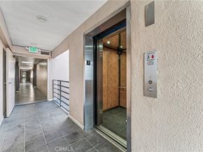 7826 Topanga Canyon Blvd 308, Canoga Park CA 91304