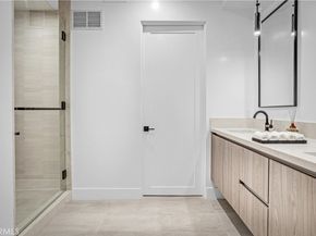 1567 Hi Point St, Los Angeles CA 90035