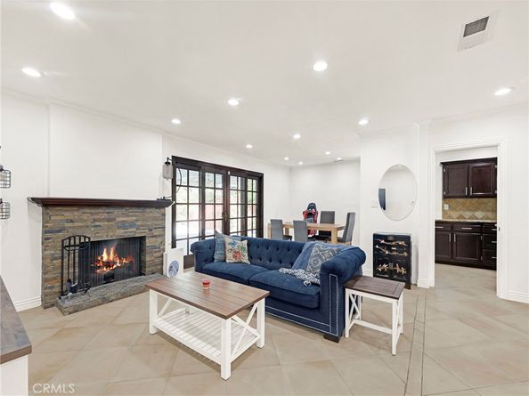 9527 oso Avenue, Chatsworth CA 91311