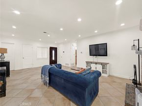 9527 oso Avenue, Chatsworth CA 91311