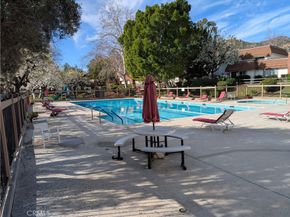 10044 Larwin 3, Chatsworth CA 91311