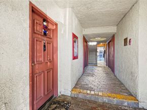 21219 Roscoe, Canoga Park CA 91304