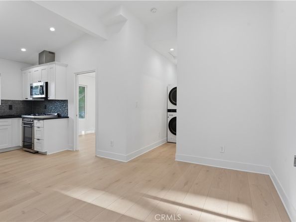 18653 Palomino Drive, Tarzana CA 91356