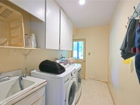 23421 AETNA Street, Woodland Hills CA 91367