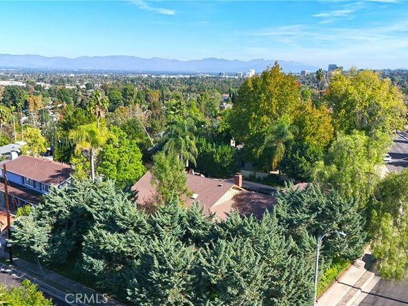 23421 AETNA Street, Woodland Hills CA 91367