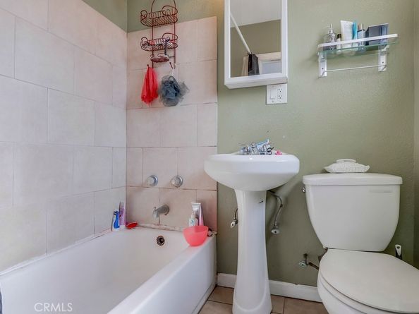 1243 W 70th Street, Los Angeles CA 90044