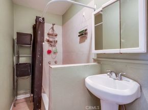 1243 W 70th Street, Los Angeles CA 90044