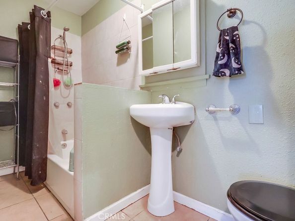 1243 W 70th Street, Los Angeles CA 90044