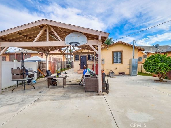 1243 W 70th Street, Los Angeles CA 90044