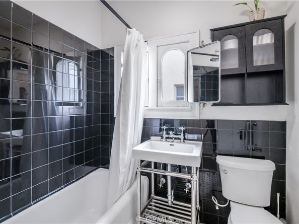 932 E 2nd Street 23, Long Beach CA 90802