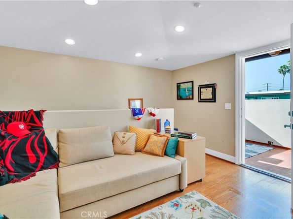 724 S Broadway B, Redondo Beach CA 90277