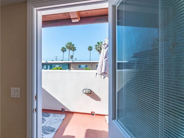 724 S Broadway B, Redondo Beach CA 90277