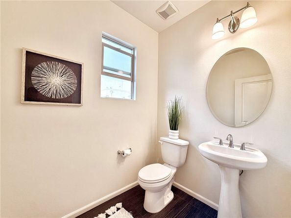 5547 Strand 103, Hawthorne CA 90250