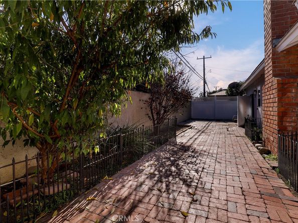 2248 Montair, Long Beach CA 90815