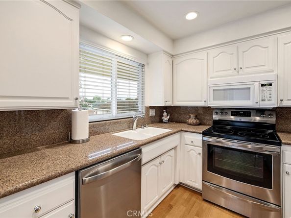 22875 Nadine B, Torrance CA 90505