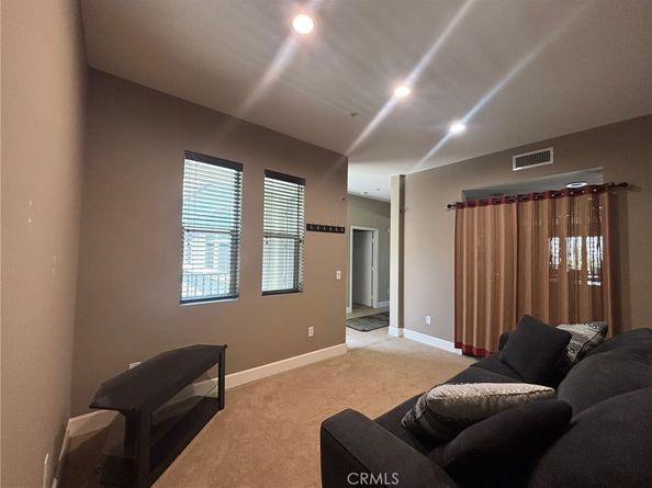300 E 4th Street 422, Long Beach CA 90802