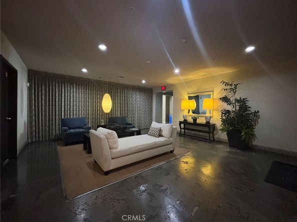 300 E 4th Street 422, Long Beach CA 90802