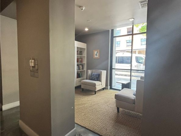 300 E 4th Street 422, Long Beach CA 90802