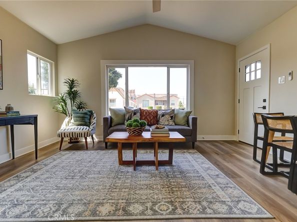 7400 S Hobart, Los Angeles CA 90047