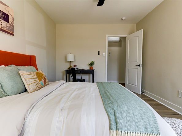 7400 S Hobart, Los Angeles CA 90047