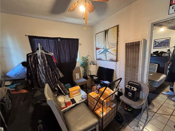 5746 Holmes Avenue, Los Angeles CA 90058