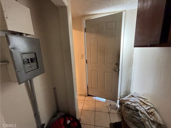 5746 Holmes Avenue, Los Angeles CA 90058