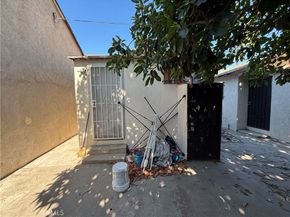 5746 Holmes Avenue, Los Angeles CA 90058