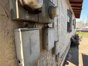 5746 Holmes Avenue, Los Angeles CA 90058