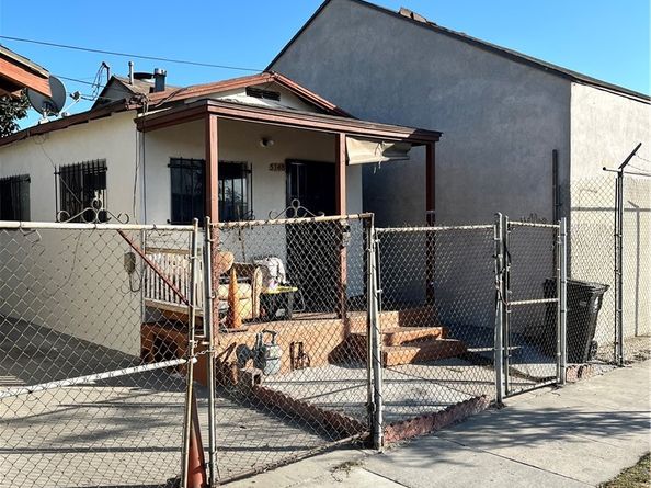 5746 Holmes Avenue, Los Angeles CA 90058