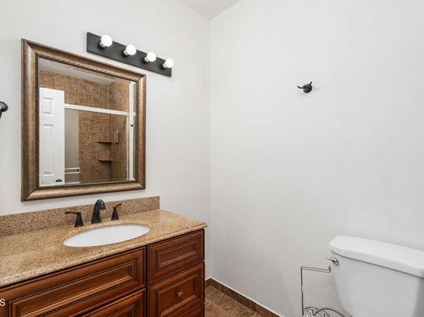 9503 Via Venezia, Burbank CA 91504