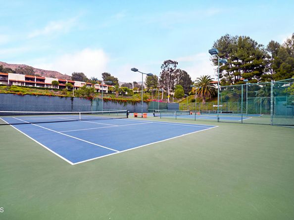 9503 Via Venezia, Burbank CA 91504
