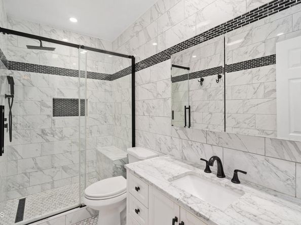 9503 Via Venezia, Burbank CA 91504